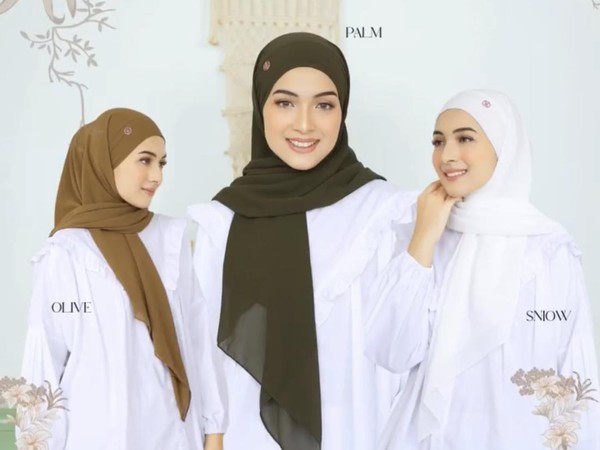 Jelang Lebaran, Hijab Segi Empat Instan ala Inara Rusli Hits di Tanah Abang